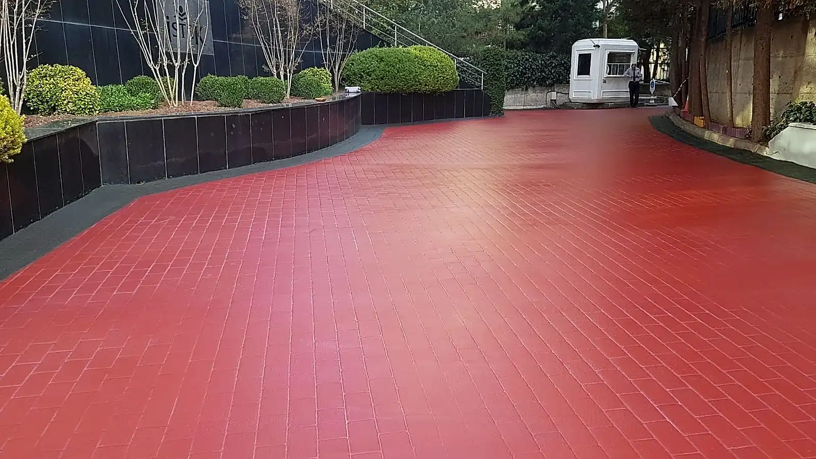 Asfalt Boyaları 3 Kırmızı Asfalt Boyası